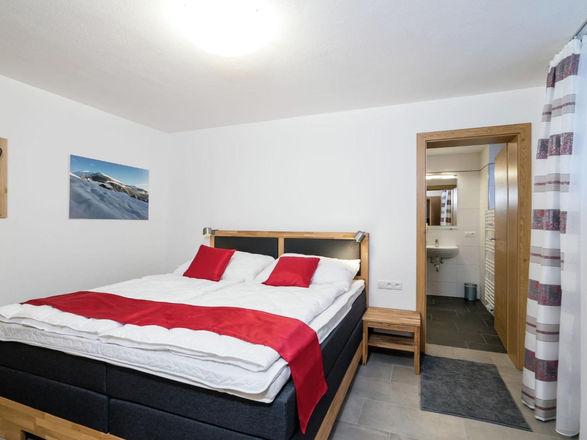 Modern Holiday Home In Leogang With Private Sauna Екстериор снимка